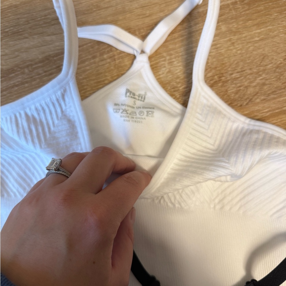 Black and White Ribbed sports-bras! - Picture 4 of 4